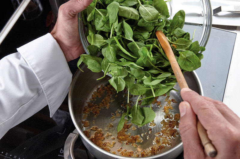 dorada en costra de sal con salsa verde, receta, Martín Berasategui, xlsemanal (1)